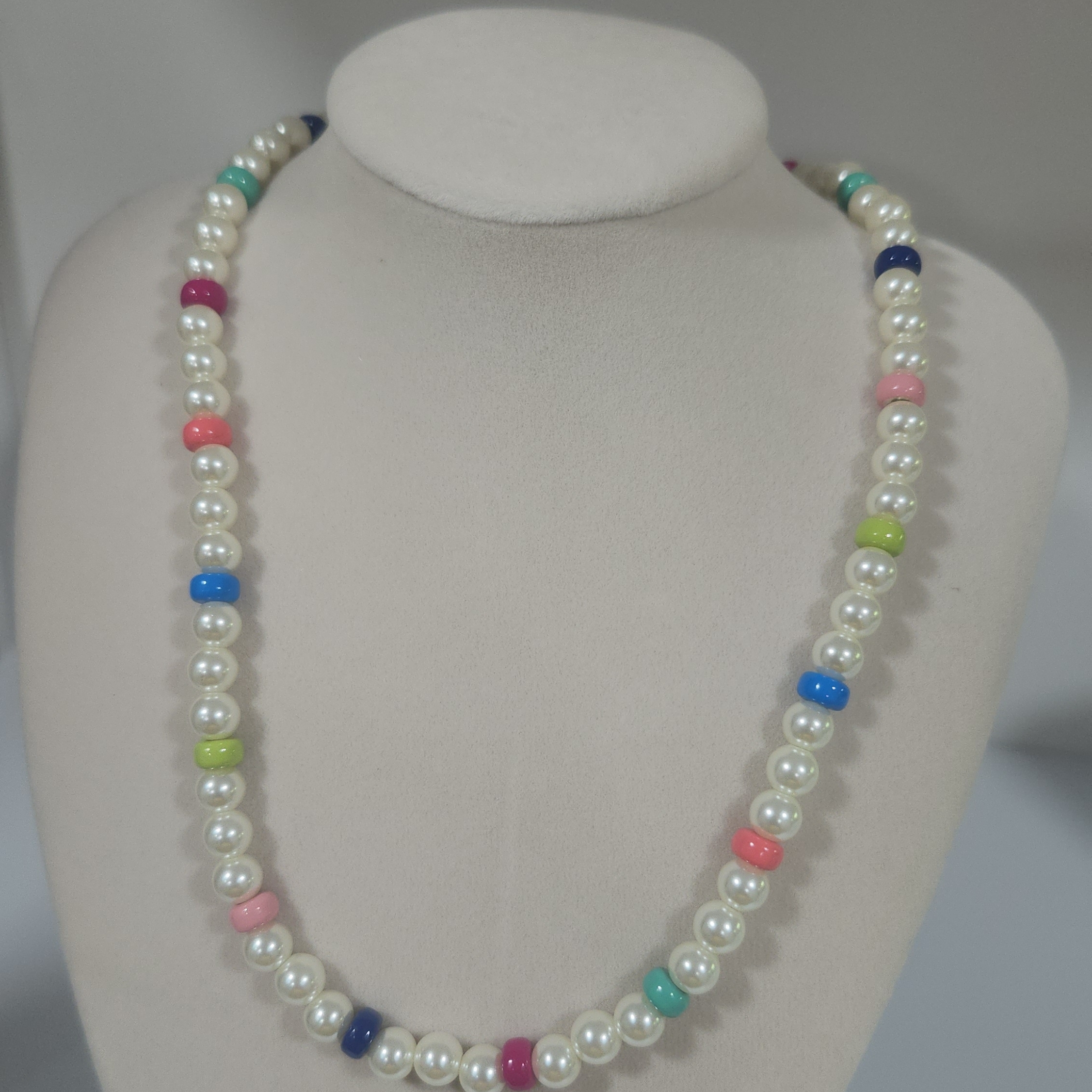 Vibrant Pearl And Bead Necklace 65$